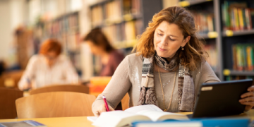 Bài hát tiếng Anh dành cho người lớn – Lựa chọn hoàn hảo cho việc thư giãn