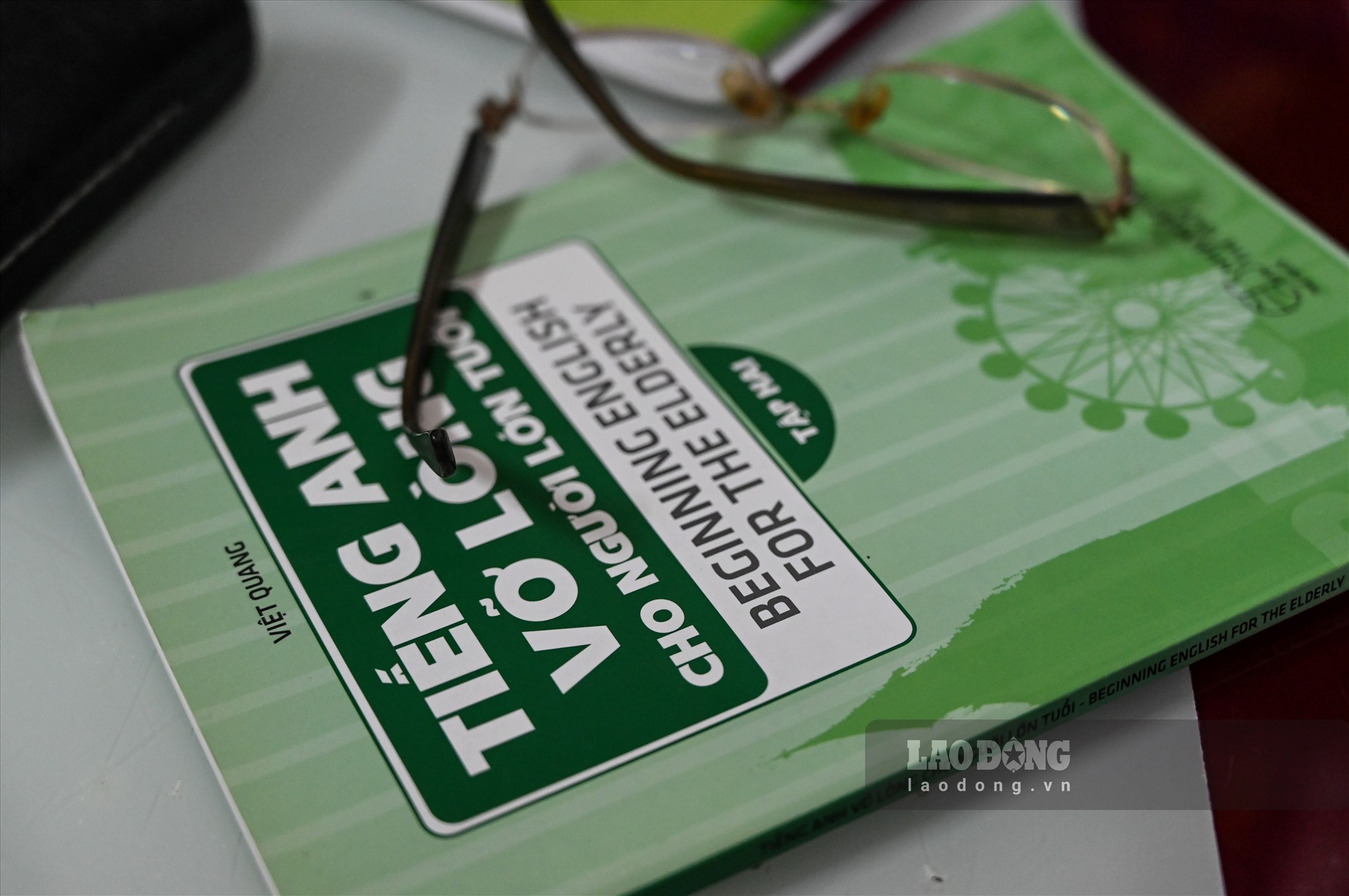 Học tiếng Anh vỡ lòng cho người lớn: Mẹo nhỏ giúp bạn tự học dễ dàng.