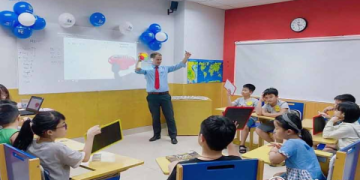 Đánh giá khóa học tiếng Anh ILA cho người lớn: Có nên đăng ký học hay không?