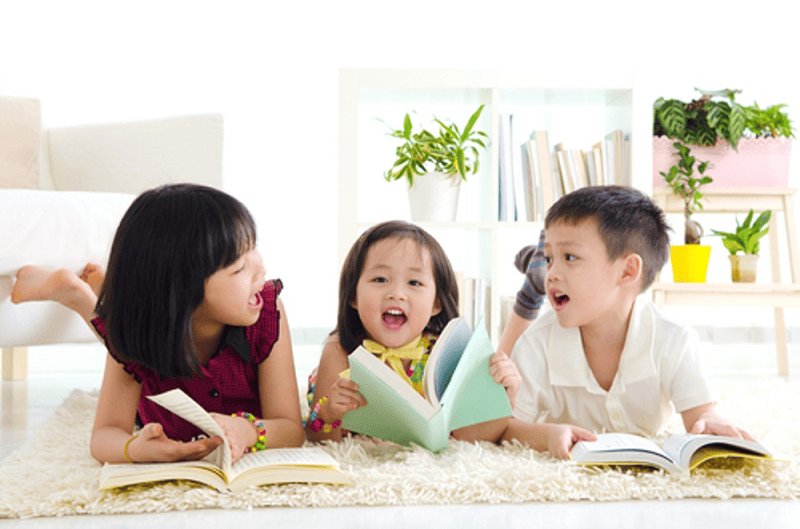 Trẻ em tiếng Anh là gì? Cùng bé khám phá thế giới ngôn ngữ!