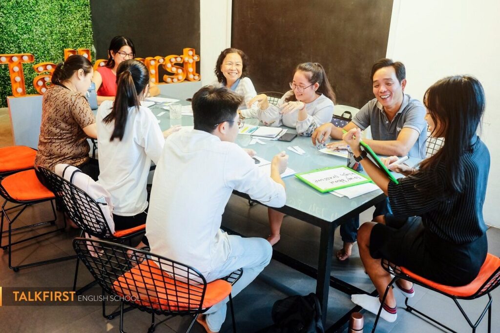 Trung tâm học tiếng Anh cho người lớn: Địa chỉ nào uy tín và chất lượng?