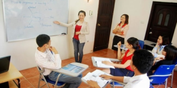 Người lớn tuổi học tiếng Anh giao tiếp ở đâu tốt? Gợi ý trung tâm uy tín!