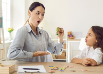 Học tiếng Anh trẻ em có khó không? Phương pháp học cực dễ cho bé!