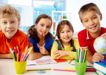 Cách dạy tiếng Anh cho người lớn tuổi dễ nhớ nhất là gì? Kinh nghiệm từ giáo viên!