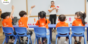 Tìm hiểu về giá tiền học tiếng Anh người lớn ở AMA: Lựa chọn khóa học phù hợp.