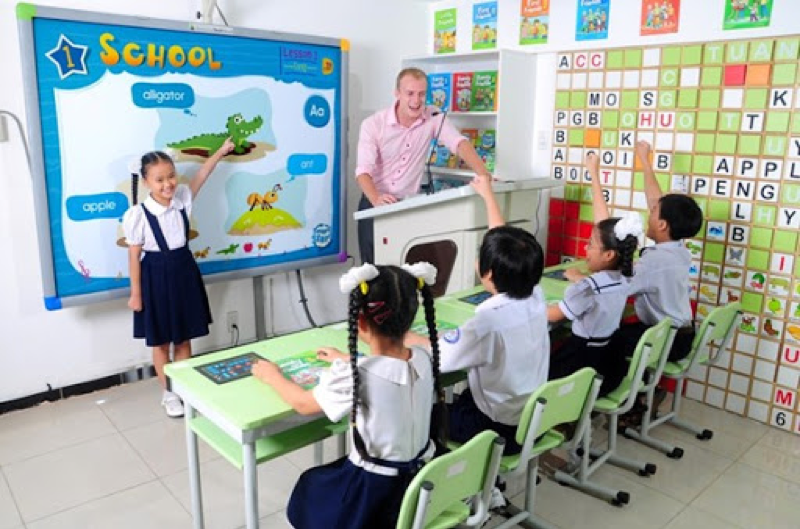 Dạy tiếng Anh cho học sinh lớp 5 thế nào? (Hướng dẫn chi tiết cho phụ huynh và giáo viên)