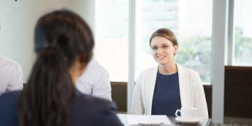 Giới thiệu về công ty của bạn bằng tiếng Anh: Bí quyết để tạo ấn tượng chuyên nghiệp