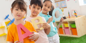 Học Màu Tiếng Anh Cho Trẻ Em: Phương Pháp Vui Nhộn & Hiệu Quả Nhất