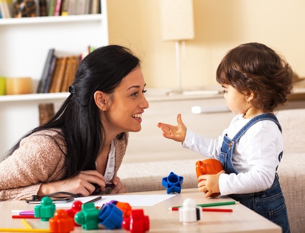 Tự học tiếng Anh cho trẻ em bắt đầu từ đâu? Hướng dẫn chi tiết cho ba mẹ.