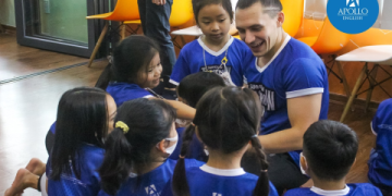 Luyện nghe tiếng Anh trẻ em: Bí kíp giúp bé nghe nói như gió!