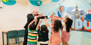 Clip học tiếng Anh cho trẻ em miễn phí: Tổng hợp các kênh Youtube hữu ích.