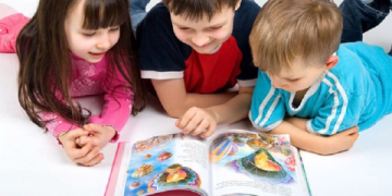 Từ vựng tiếng Anh theo chủ đề cho trẻ em: Học từ vựng qua truyện tranh, phim ảnh!