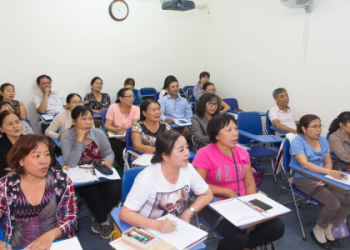 Người lớn tuổi đăng ký học tiếng Anh: Trung tâm nào tốt nhất?