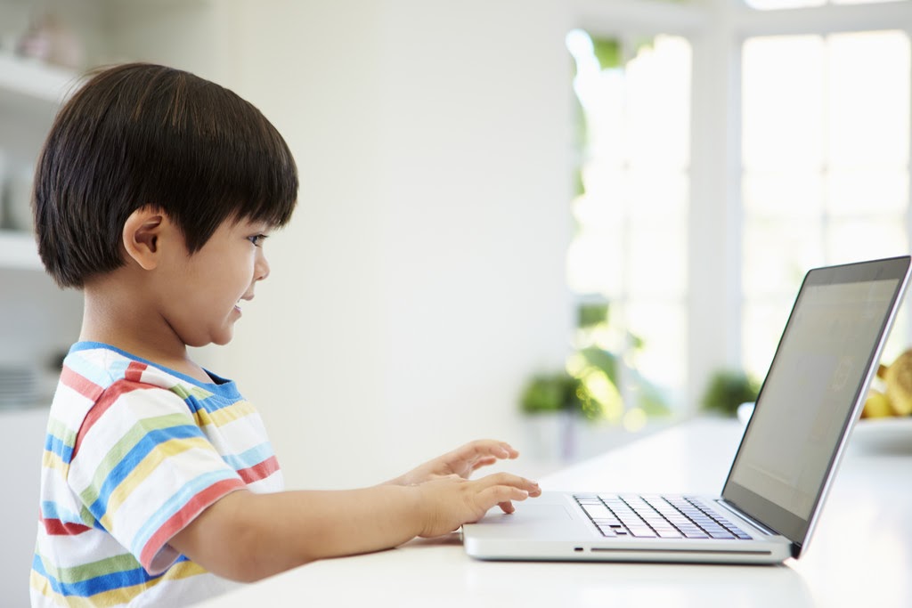 Tiếng Anh online miễn phí cho trẻ em: Lựa chọn nào phù hợp cho con bạn?