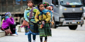 Khám phá Sapa: Trẻ em Sapa nói tiếng Anh và những điều thú vị.