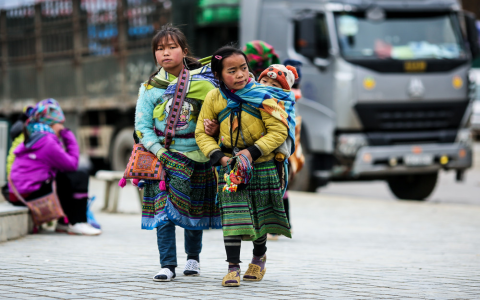 Khám phá Sapa: Trẻ em Sapa nói tiếng Anh và những điều thú vị.