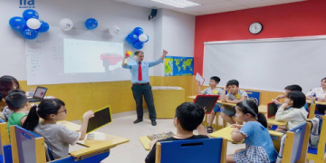 Học tiếng Anh ở Bộ Ngoại Giao có tốt không? So sánh với các trung tâm khác.