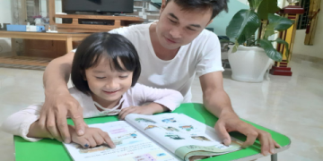 Cách dạy tiếng Anh cho trẻ em lớp 2 không tốn kém, bố mẹ tự dạy con tiến bộ bất ngờ.