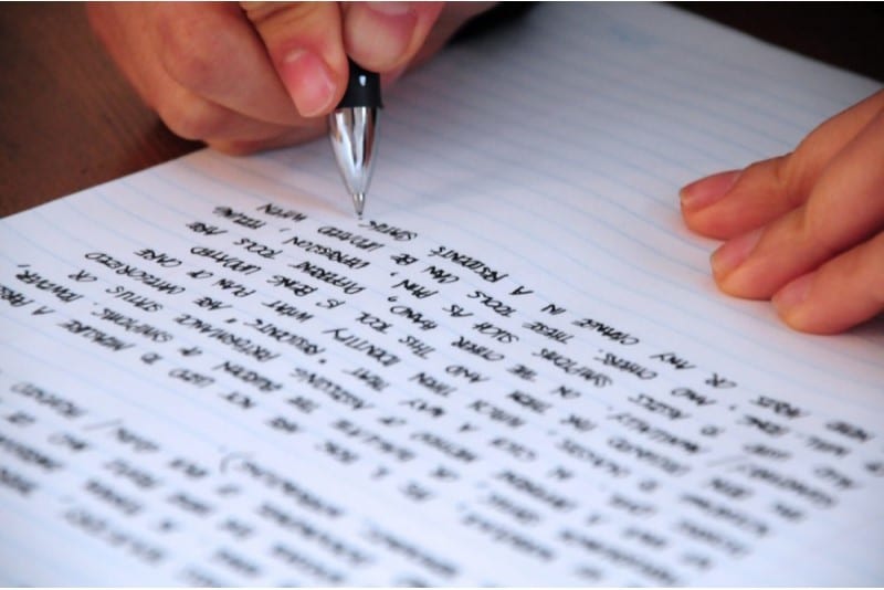 Mách bạn cách luyện kỹ năng viết tiếng Anh theo chủ đề hiệu quả? Chỉ vài bước đơn giản, viết tốt hơn hẳn!