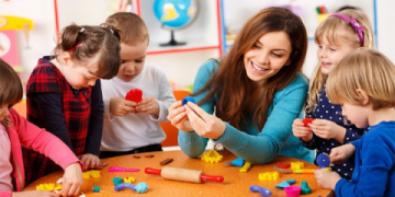 Giáo trình dạy tiếng Anh mầm non: Bí quyết giúp bé học vui vẻ!