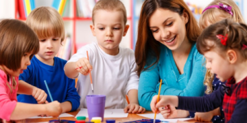 Những sai lầm cần tránh khi dạy thêm tiếng Anh cho trẻ em? Giúp con học tốt hơn ngay.