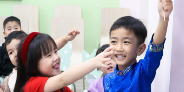 Làm sao tìm những bài hát tiếng Anh trẻ em vui nhộn dễ học