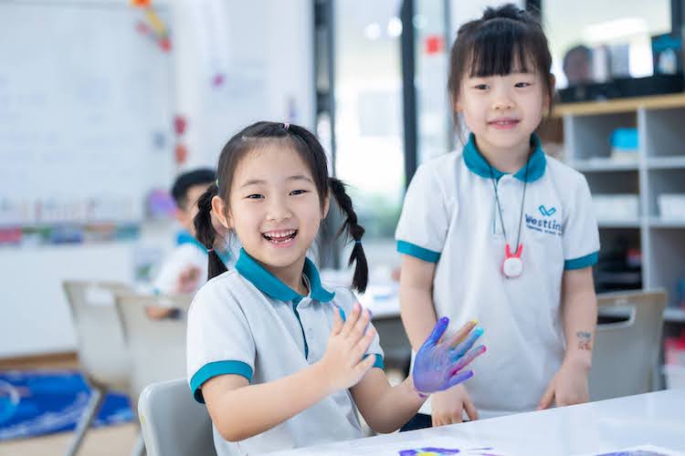 Vì sao nên học tiếng Anh theo chủ đề cho trẻ em? (Lợi ích bất ngờ ba mẹ cần biết!)