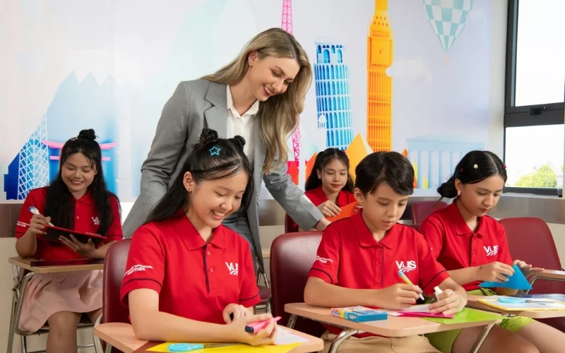 Câu lạc bộ tiếng Anh cho trẻ em TPHCM nào tốt? Chia sẻ kinh nghiệm chọn.
