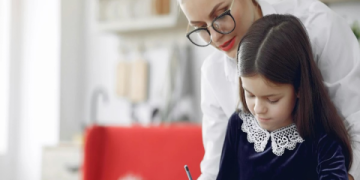 Hướng dẫn dạy tiếng Anh cho trẻ em sao cho bé hứng thú? (Mẹo hay không phải ai cũng biết)