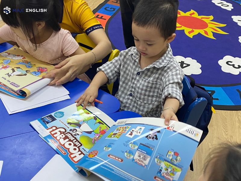 Giáo trình dạy tiếng Anh mầm non: Bí quyết giúp bé học vui vẻ!