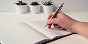 Chia sẻ cách học tiếng anh giao tiếp cấp tốc miễn phí cho người bận rộn (Vẫn giỏi dù ít thời gian)