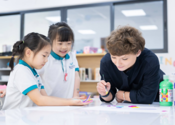 Thiết bị học tiếng Anh cho trẻ em giúp con giỏi tiếng Anh sớm? Khám phá cách!