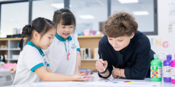 Thiết bị học tiếng Anh cho trẻ em giúp con giỏi tiếng Anh sớm? Khám phá cách!